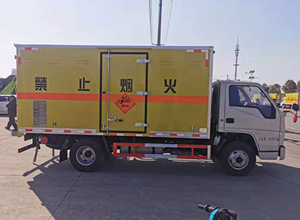 城子河爆破器材运输车工人安全操作规范与智能技术保障